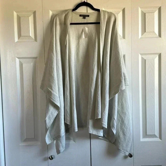 NWT Brooks Brothers Wrap Shawl Poncho Cover-Up Silver Sparkle - Picture 1 of 4